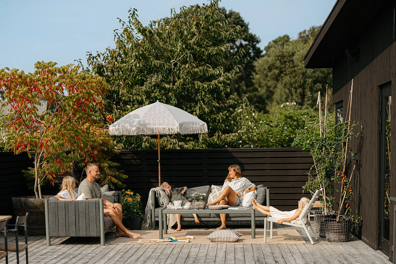 Brad soffbord nordic green 150x71 cm