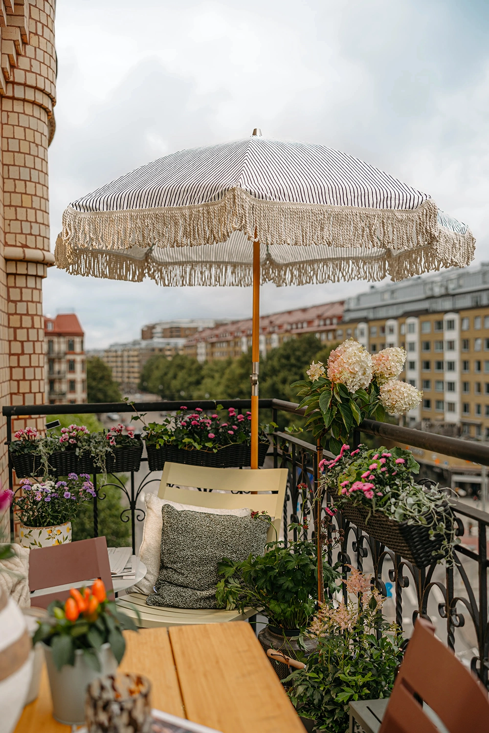 Gatsby parasoll grårandigt Ø256 cm