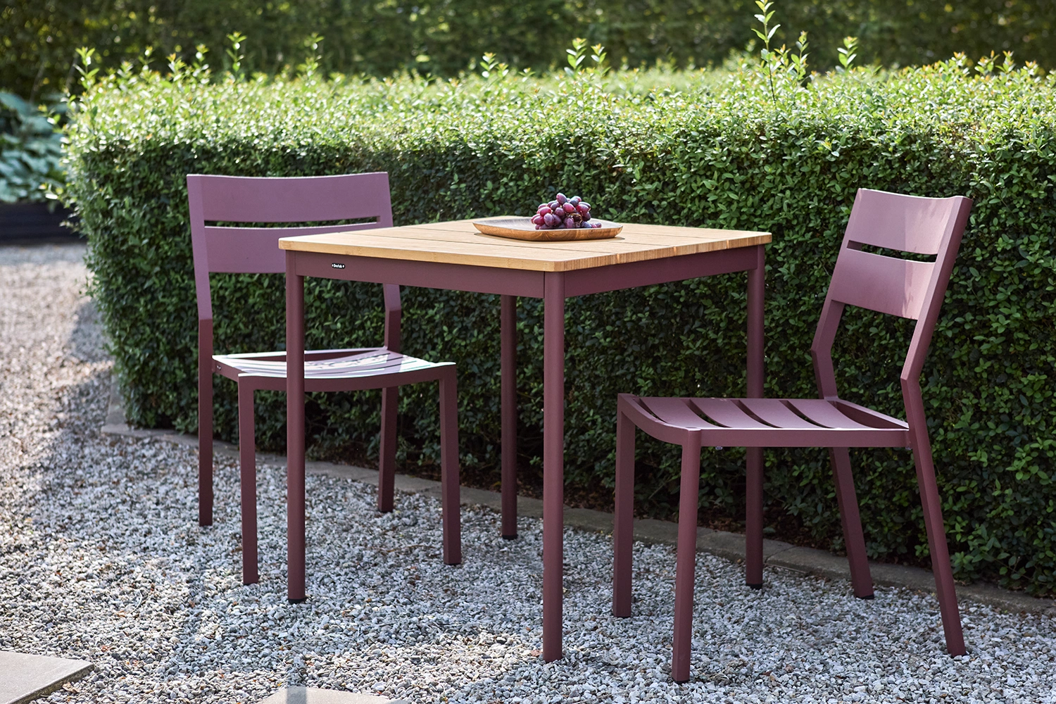 Nox cafébord zin red/bambu 70x70 cm