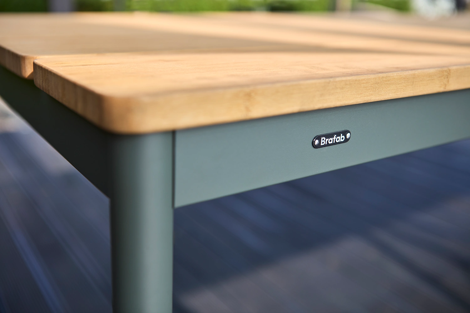 Nox cafébord nordic green/bambu 125x70 cm