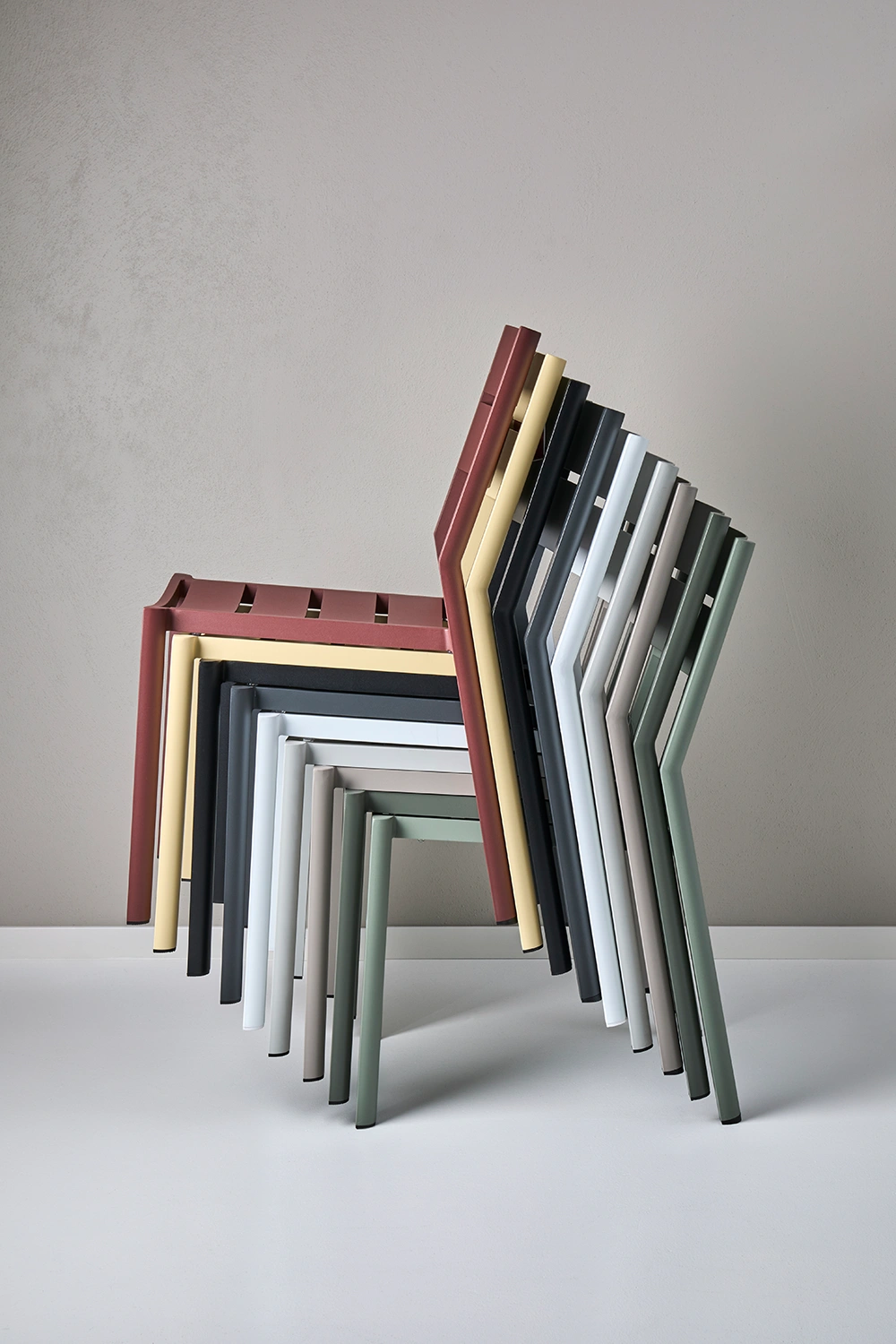 Delia matstol dusty green