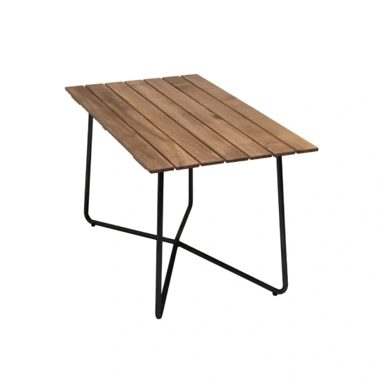 B25A bord med bordsskiva i teak och stativ i svart.