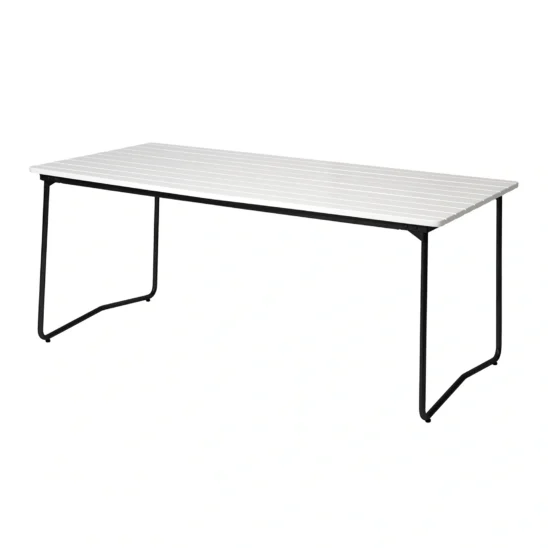 B31 170 i vit ek med svart stativ.