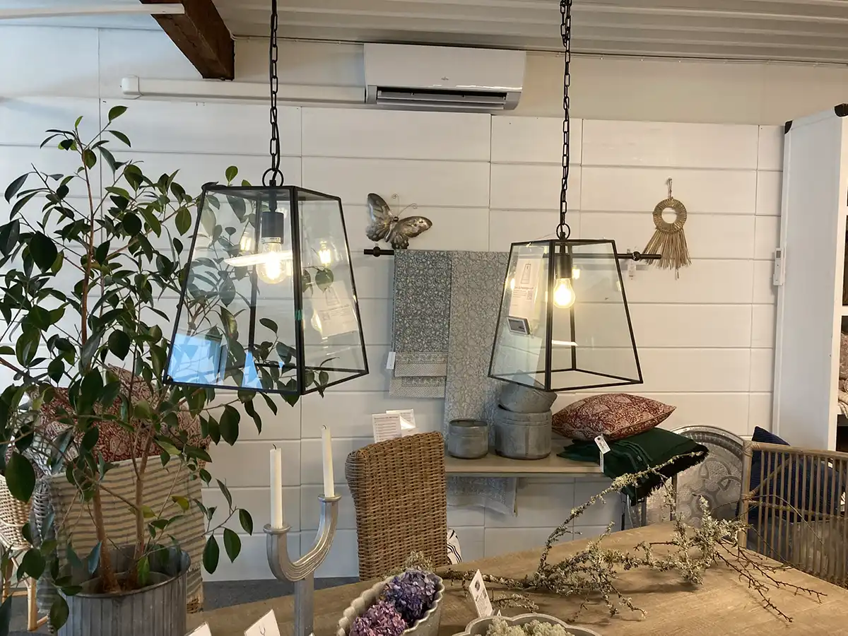 Slim city taklampa svart