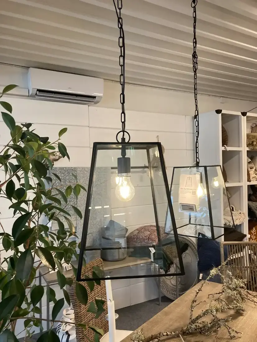 Slim city taklampa svart