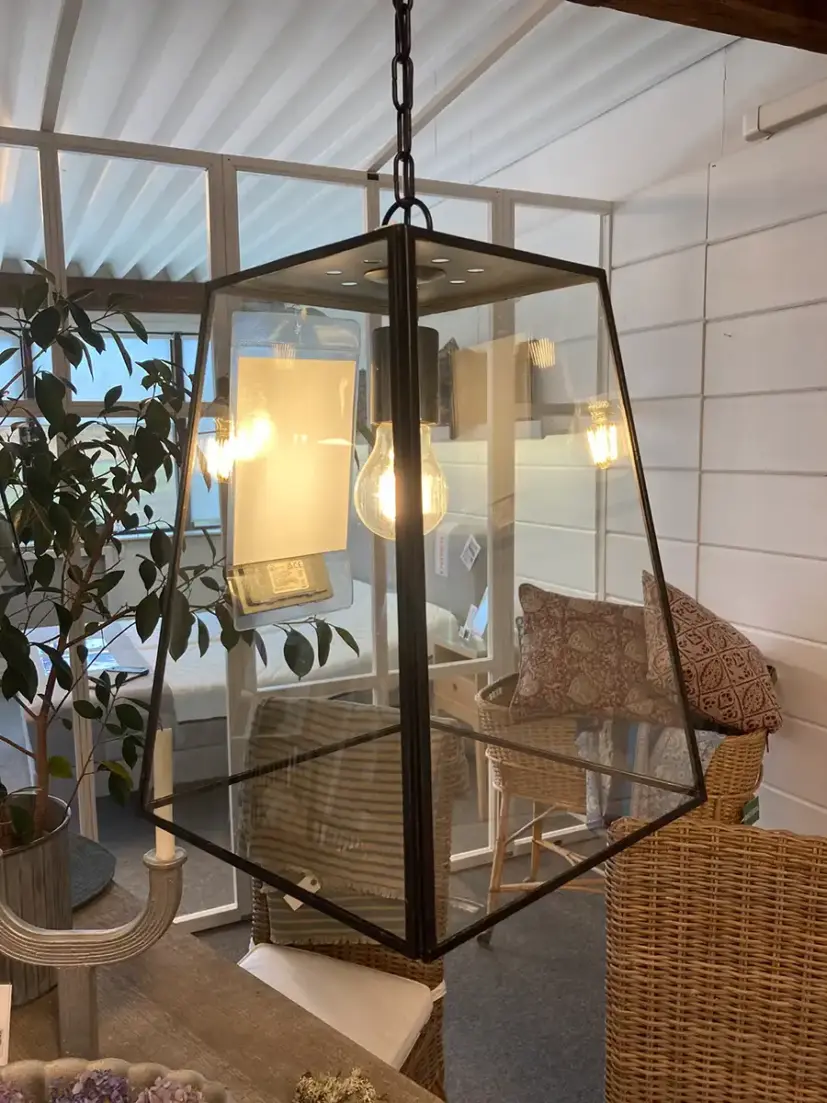 Slim city taklampa svart