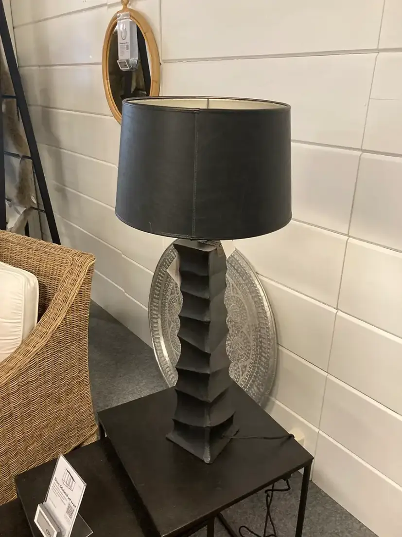 Pisa bordslampa svart/svart
