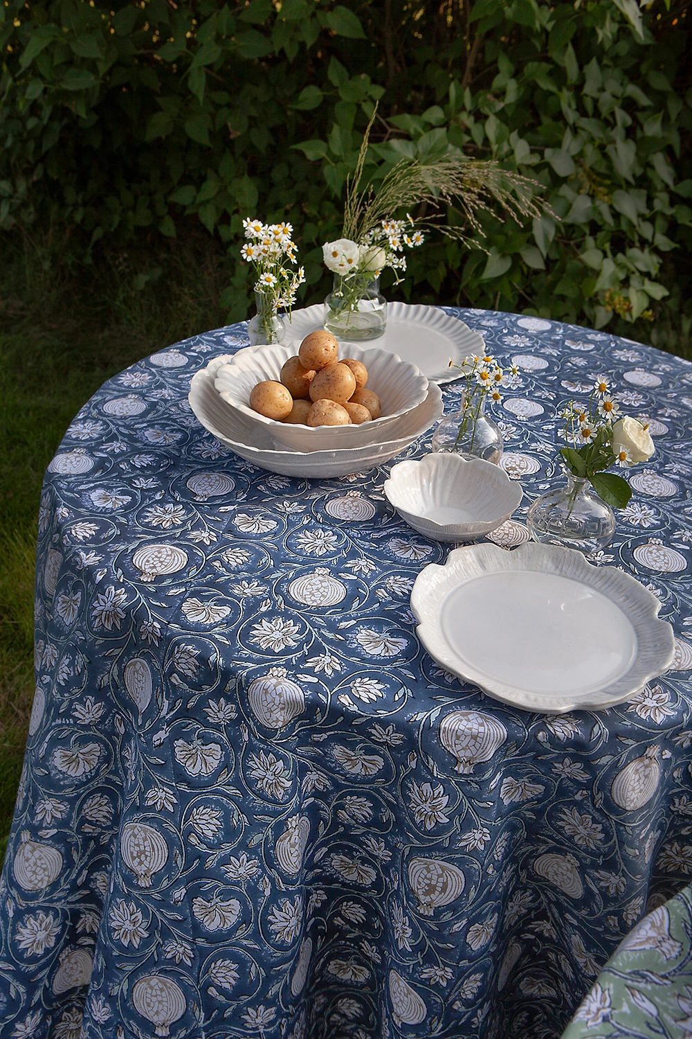 Bordsduk Tangier Pomegranate blå, Ø160 cm