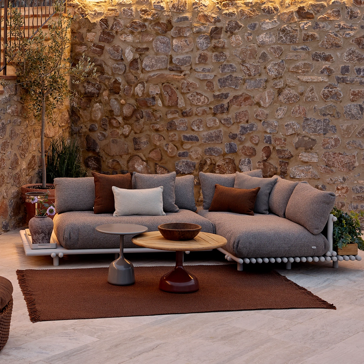 Sticks Platform hörnsoffa Alu sand inkl. dynor