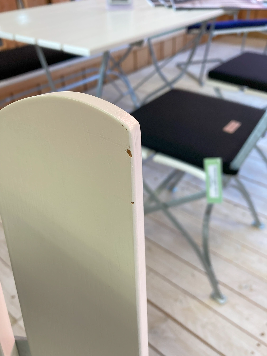 Klassikergrupp vit ek, Ø100 cm 4+1, inkl. dynor