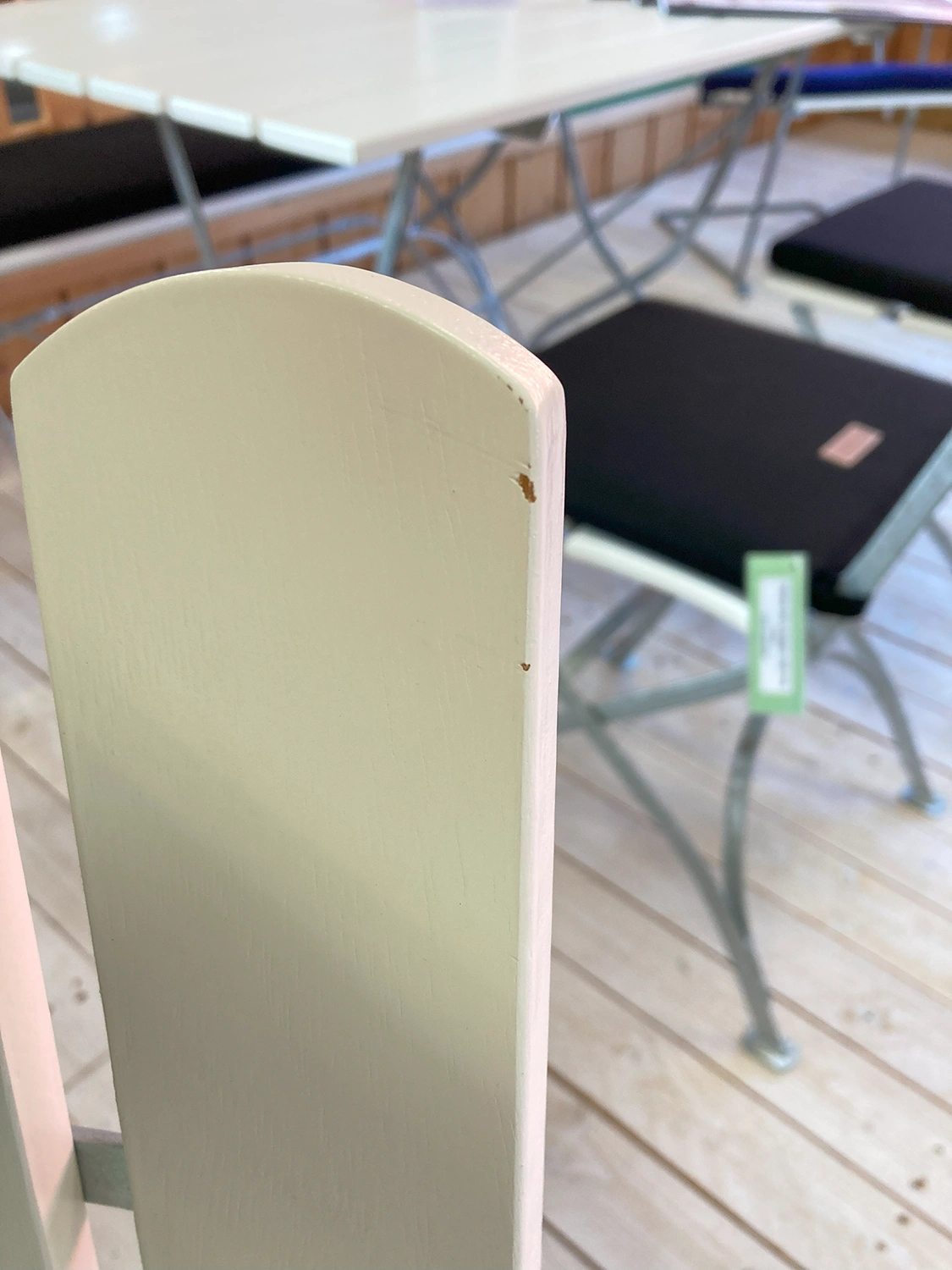 Klassikergrupp vit ek, Ø100 cm 4+1, inkl. dynor