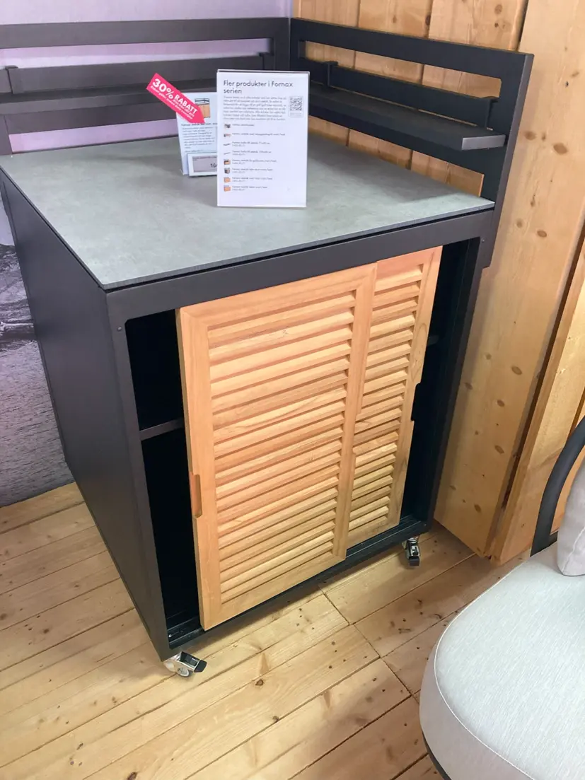 Fornax utekök hörn litet svart/teak