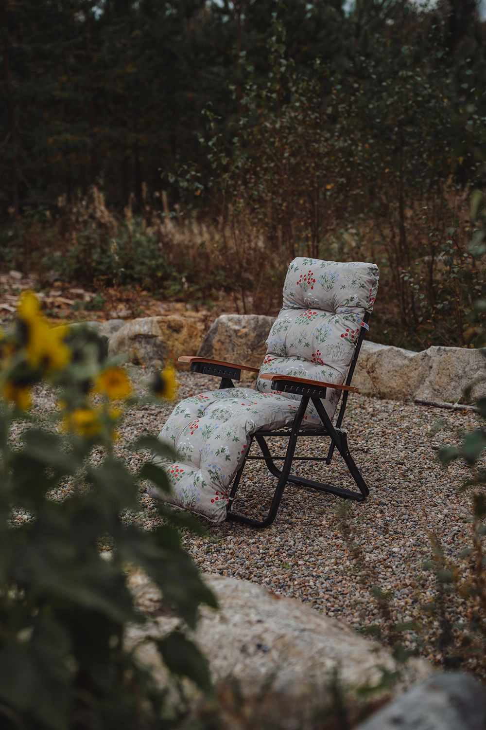 Varax Baden Baden stol med träarmstöd - svart/Meadow