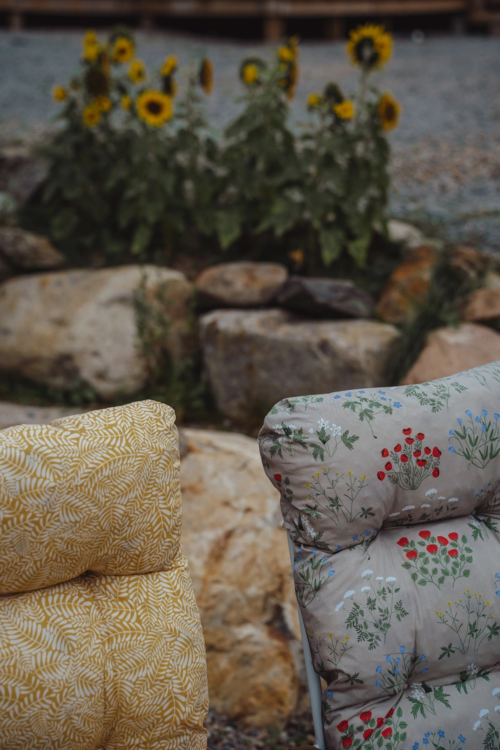 Varax Baden Baden stol med träarmstöd - vit/Ferndance