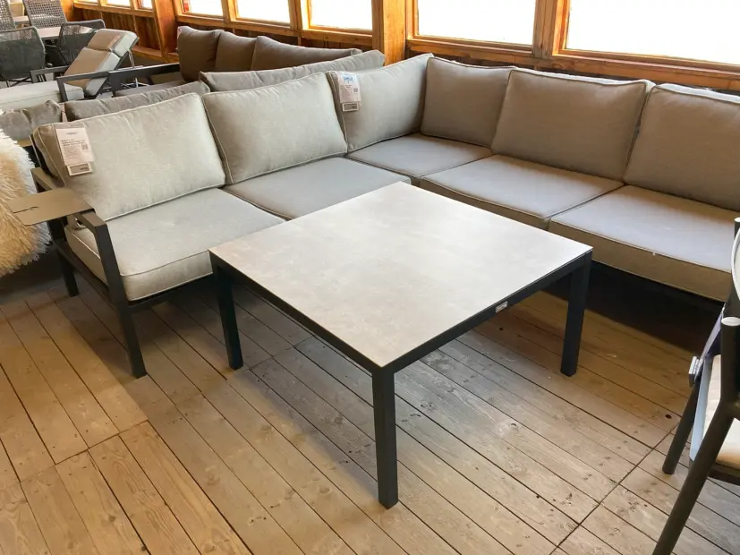 Belfort hörnsoffa svart/pärlgrå, inkl. soffbord