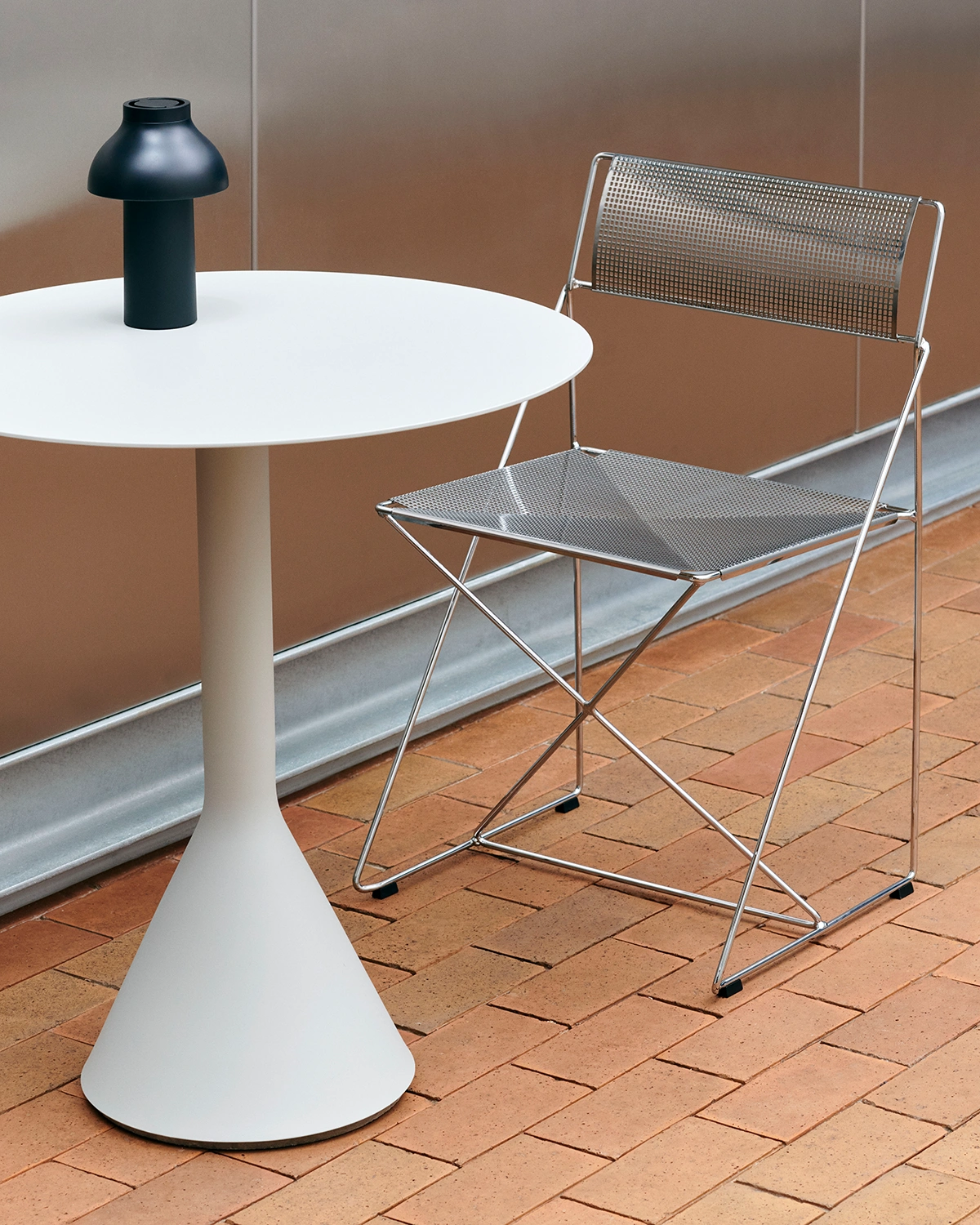 Palissade Cone bord gräddvit Ø70 cm