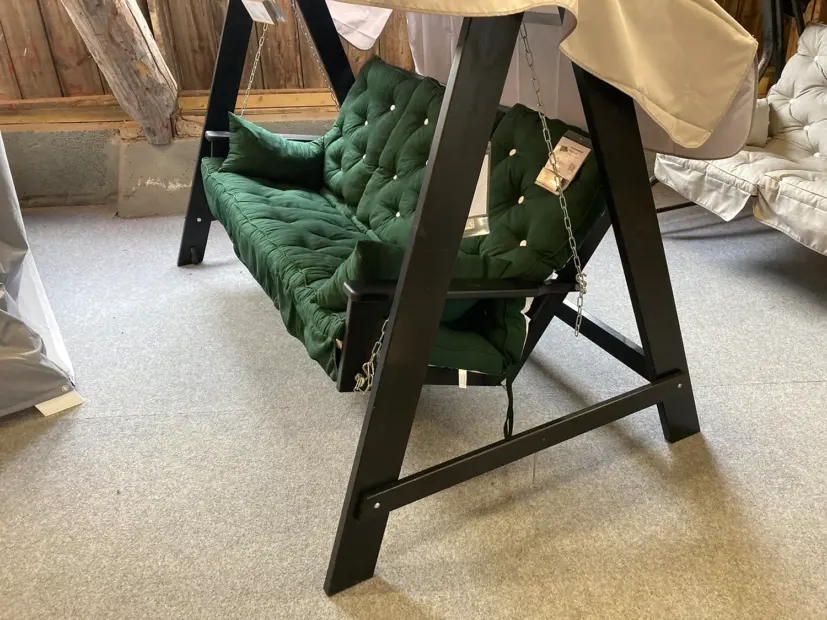 Kornhult hammock svart inkl. grått tak och gröna dynor