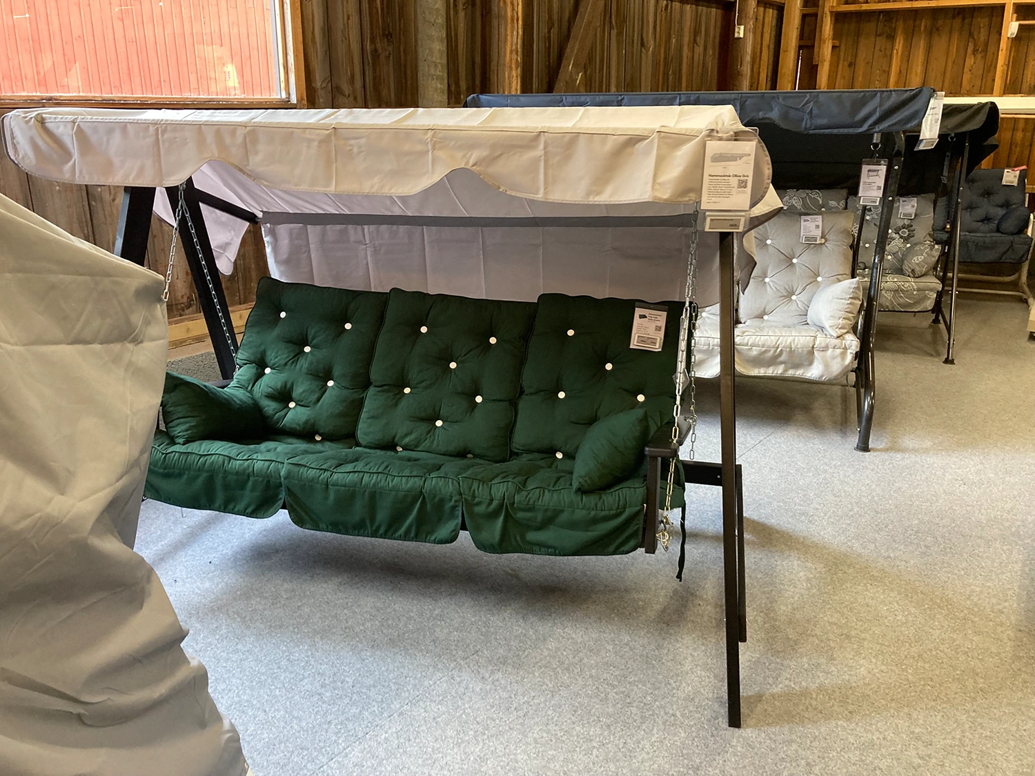 Kornhult hammock svart inkl. grått tak och gröna dynor