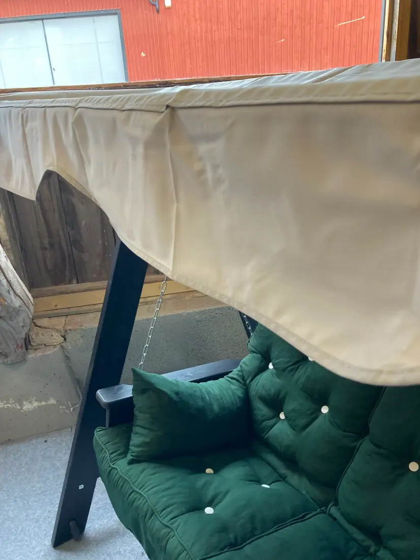 Kornhult hammock svart inkl. grått tak och gröna dynor