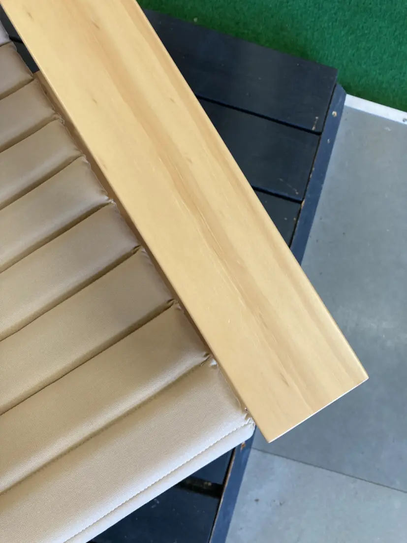 Crate fåtöljgrupp lackerad furu