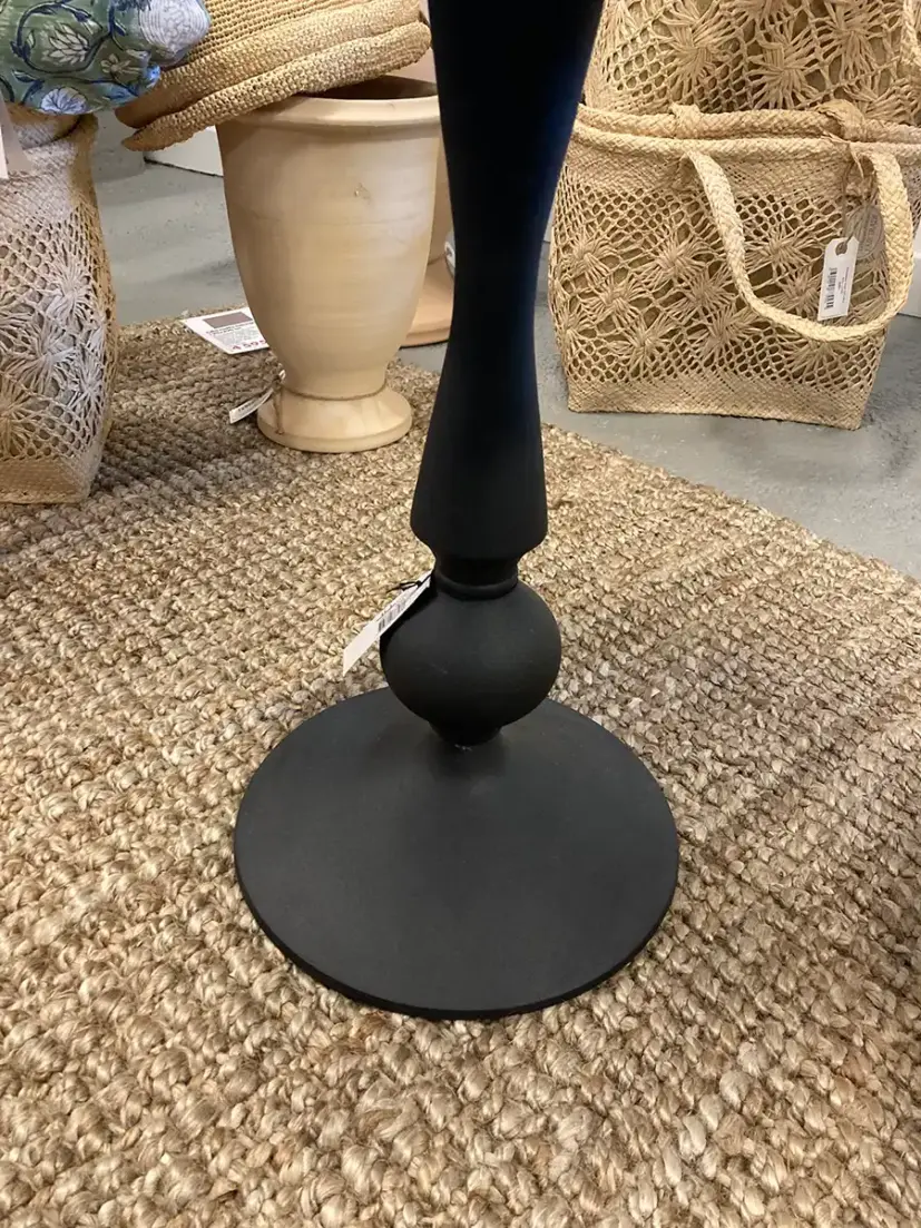 Akhila pelarbord mattsvart Ø41 cm