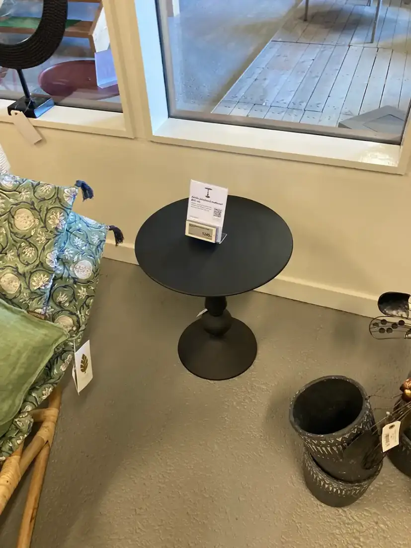 Akhila pelarbord mattsvart Ø41 cm