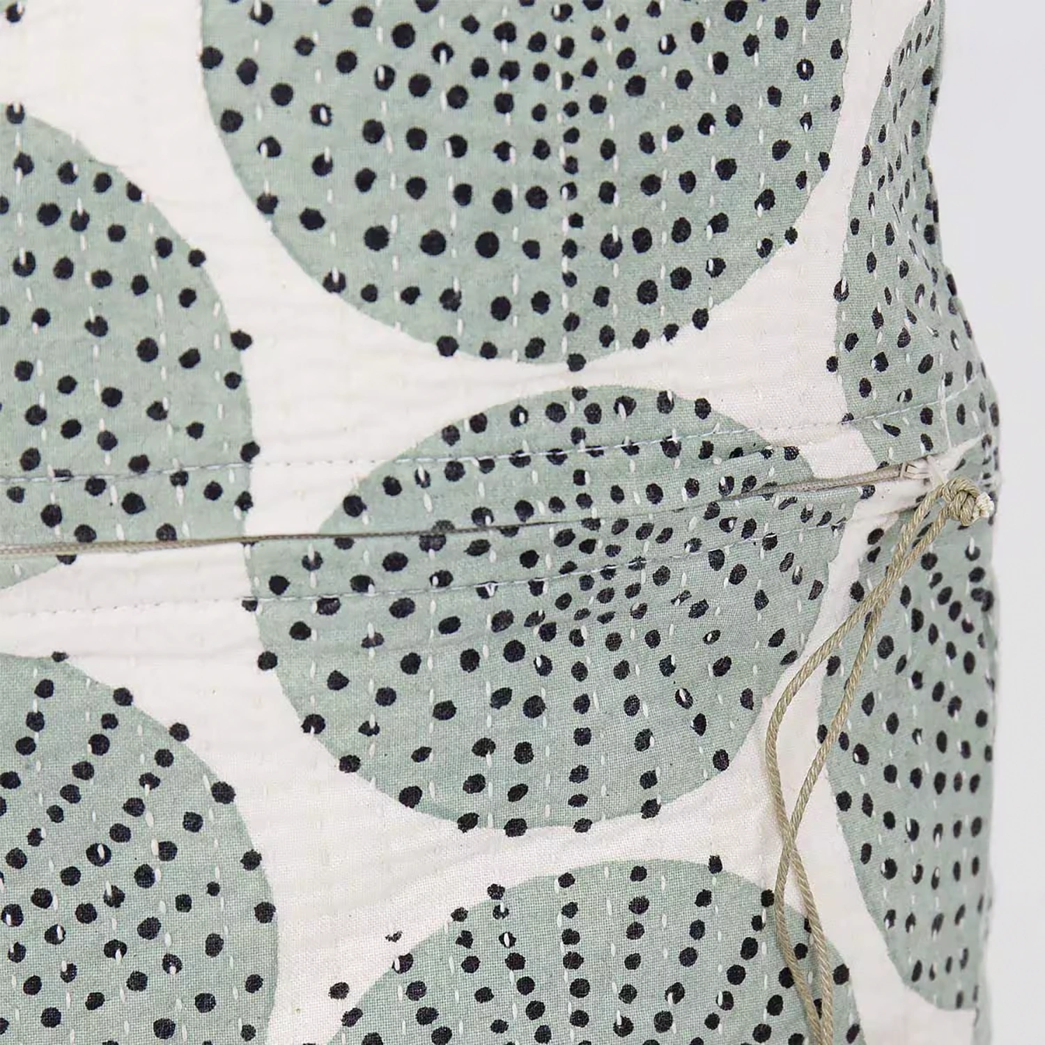 Kuddfodral Dots in Dot mintgrön/svart 50x50 cm