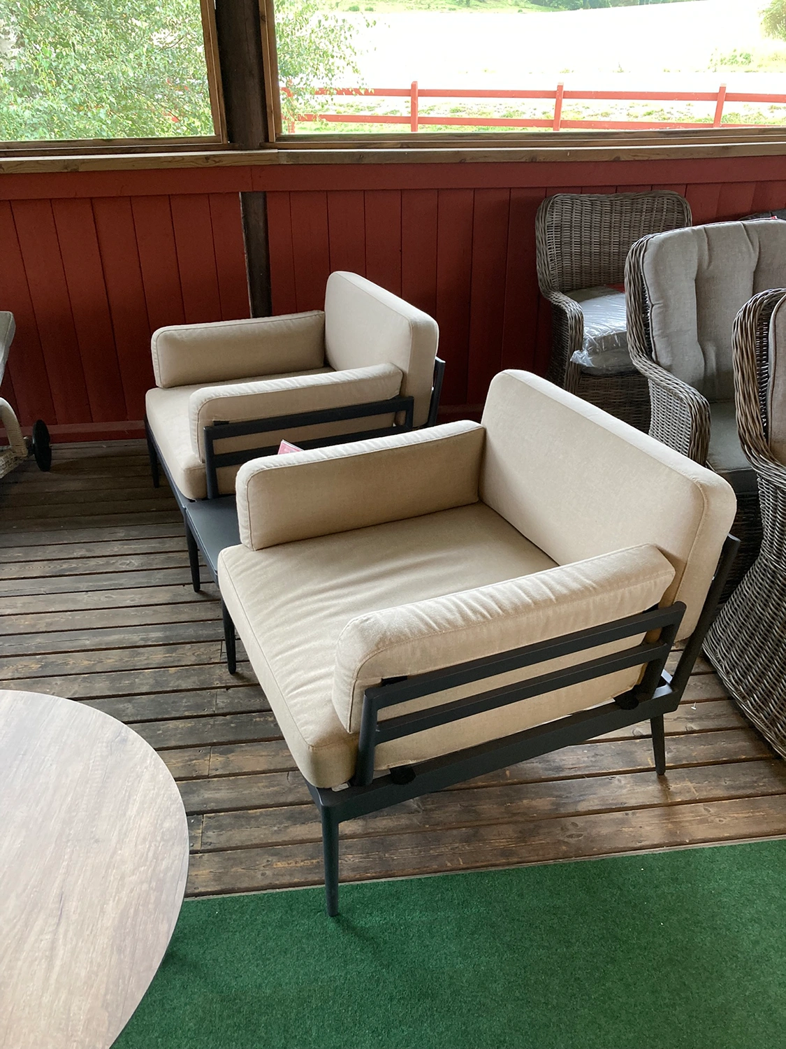 Anholt fåtöljset mörkgrå