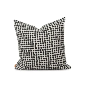 Dots quiltat kuddfodral vit/svart 50x50 cm