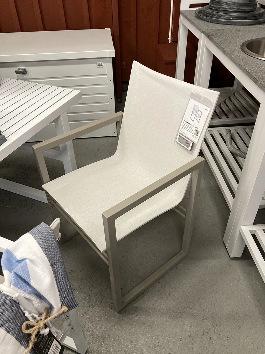 Vevi karmstol khaki/offwhite