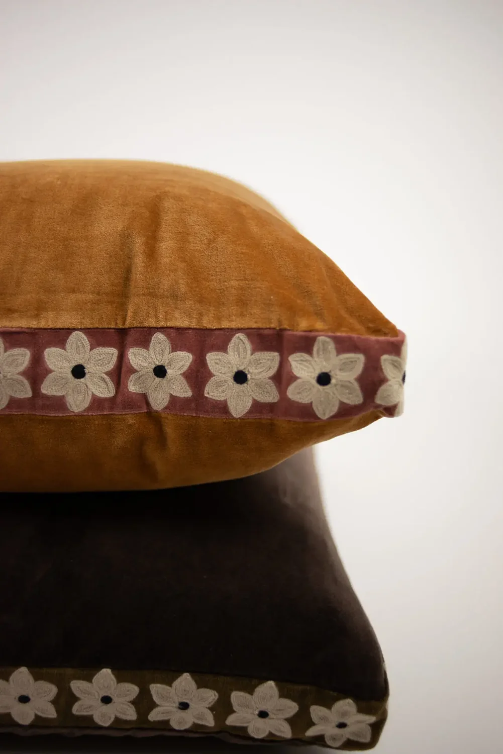 Kuddfodral Daisy kamel 60×60 cm