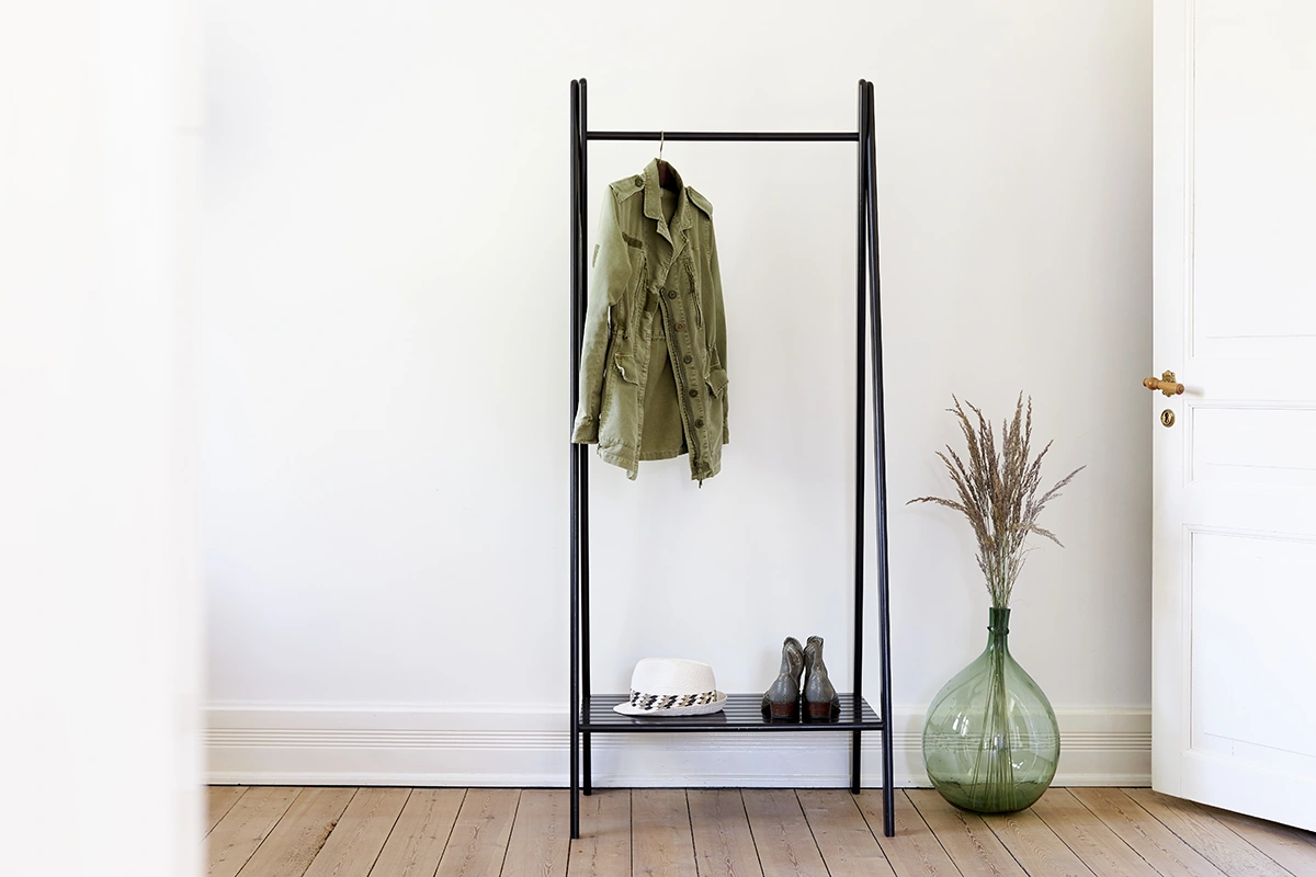 Noble klädhängare - svart