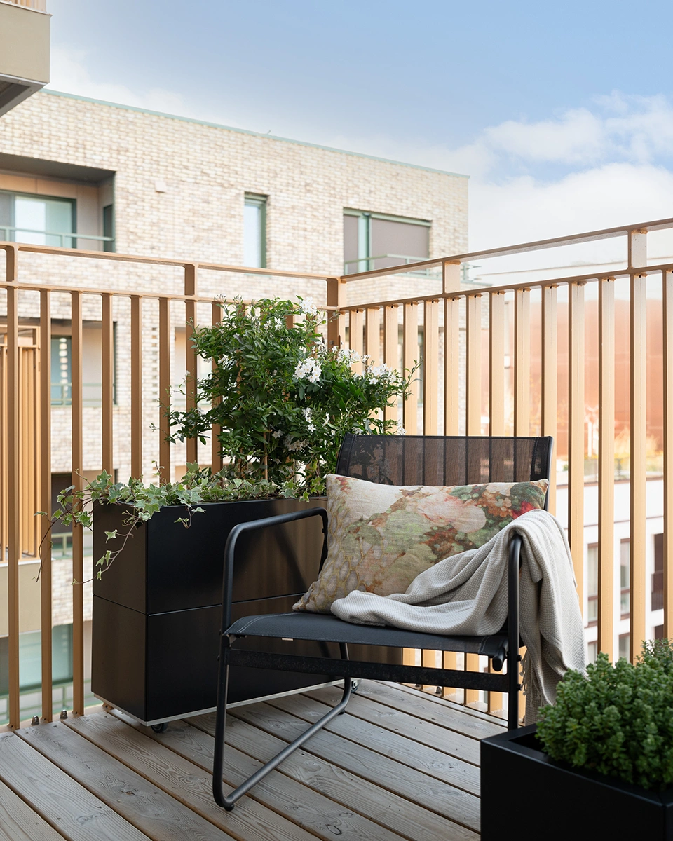 BEDD odlingslåda med ben/hjul - Svart, 60x40xH25 cm