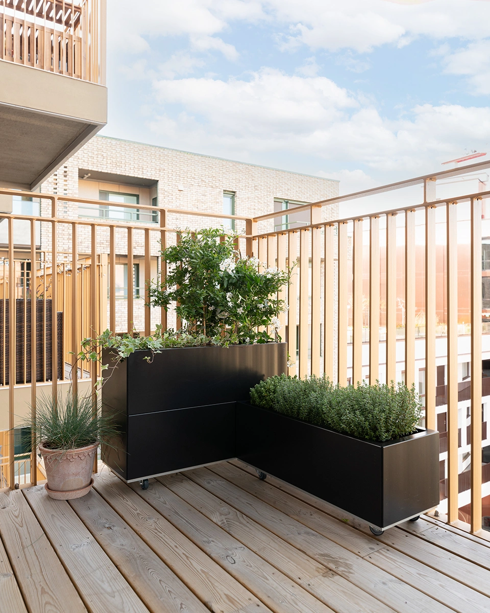 BEDD odlingslåda med ben/hjul - Svart, 80x30xH50 cm