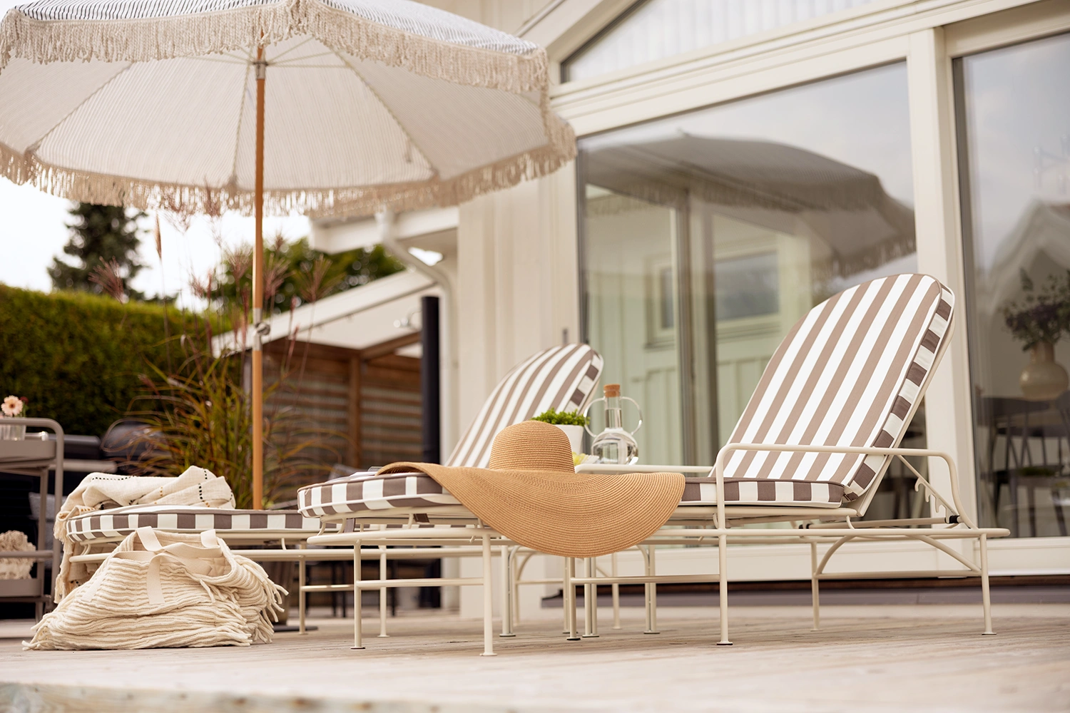 Arts solsäng med dyna - soft white/beige stripes