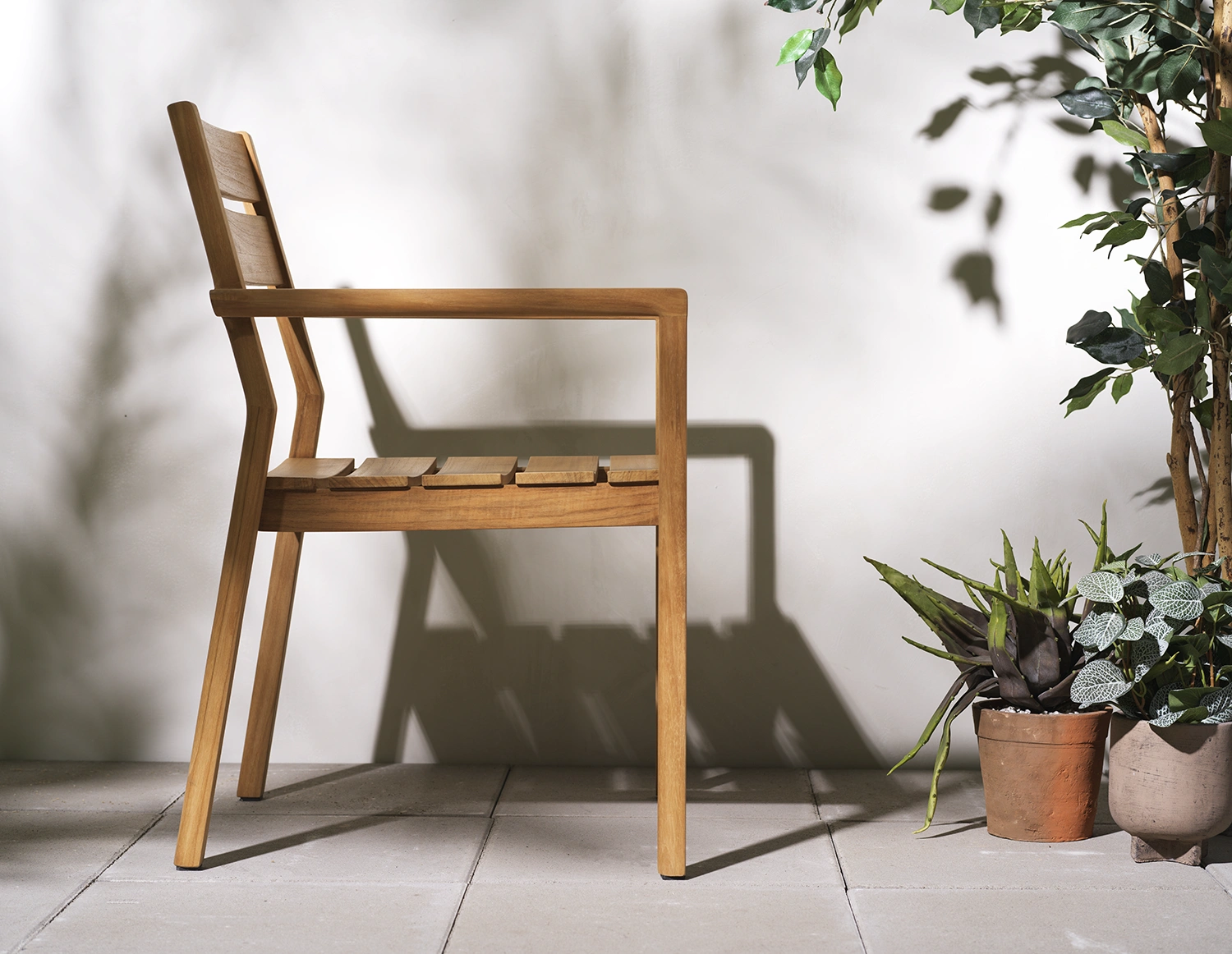 Delia karmstol teak