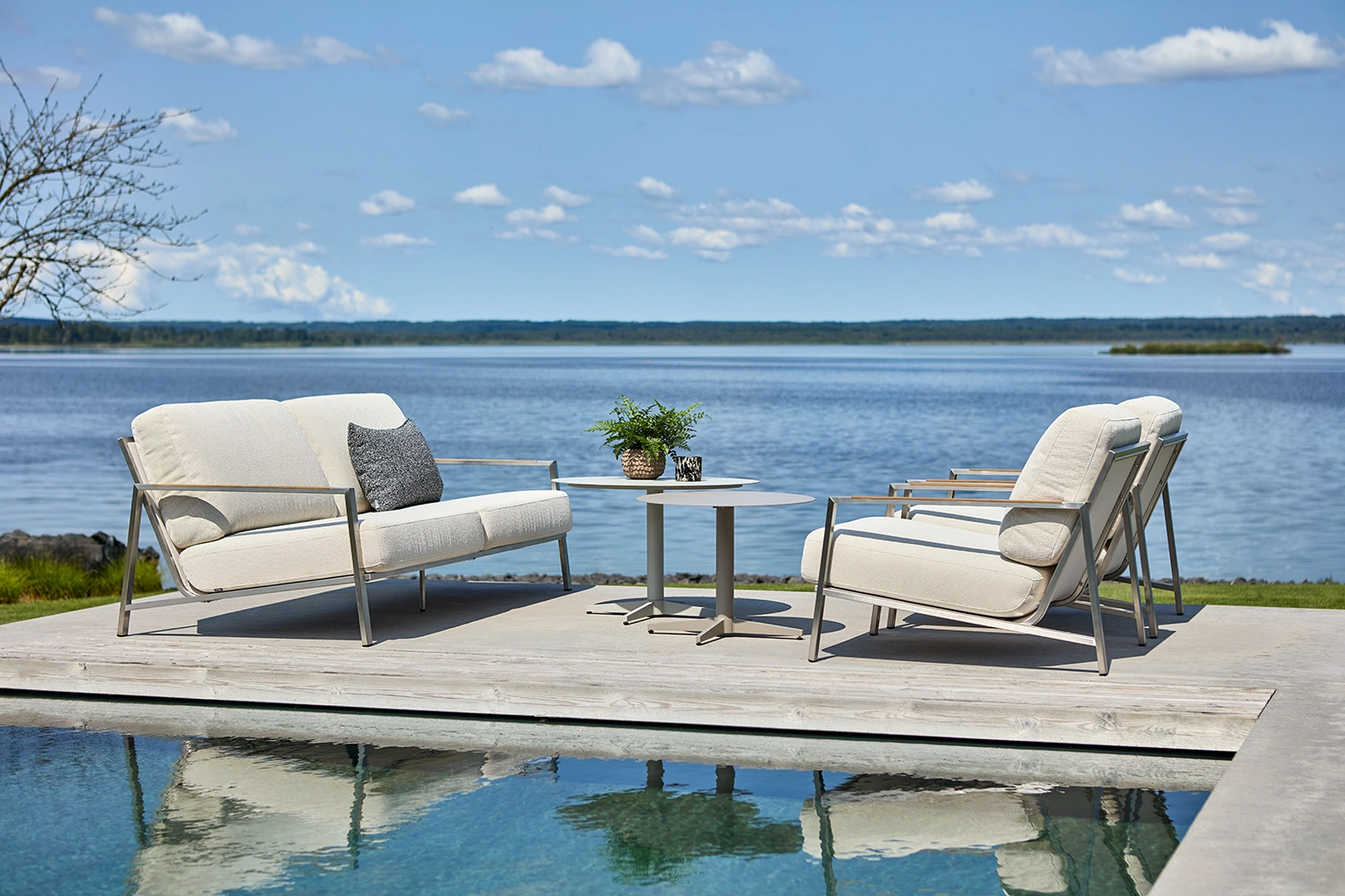 Naos soffa rostfritt stål/beige