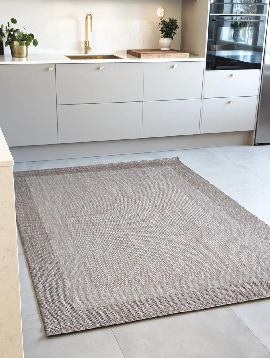 Adria matta inne/ute - brun