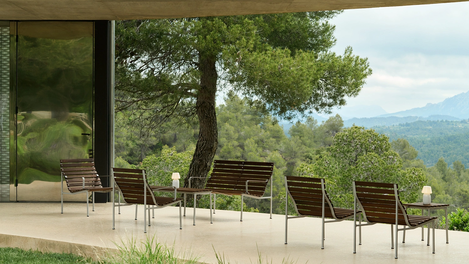 Traverse fåtölj värmebehandlad ask