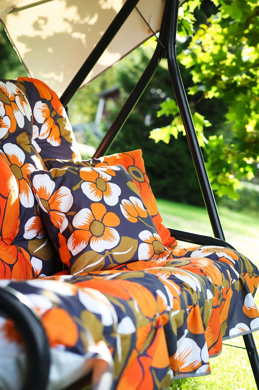 Miljöbild av Nostalgi orange hammockset från Varax.