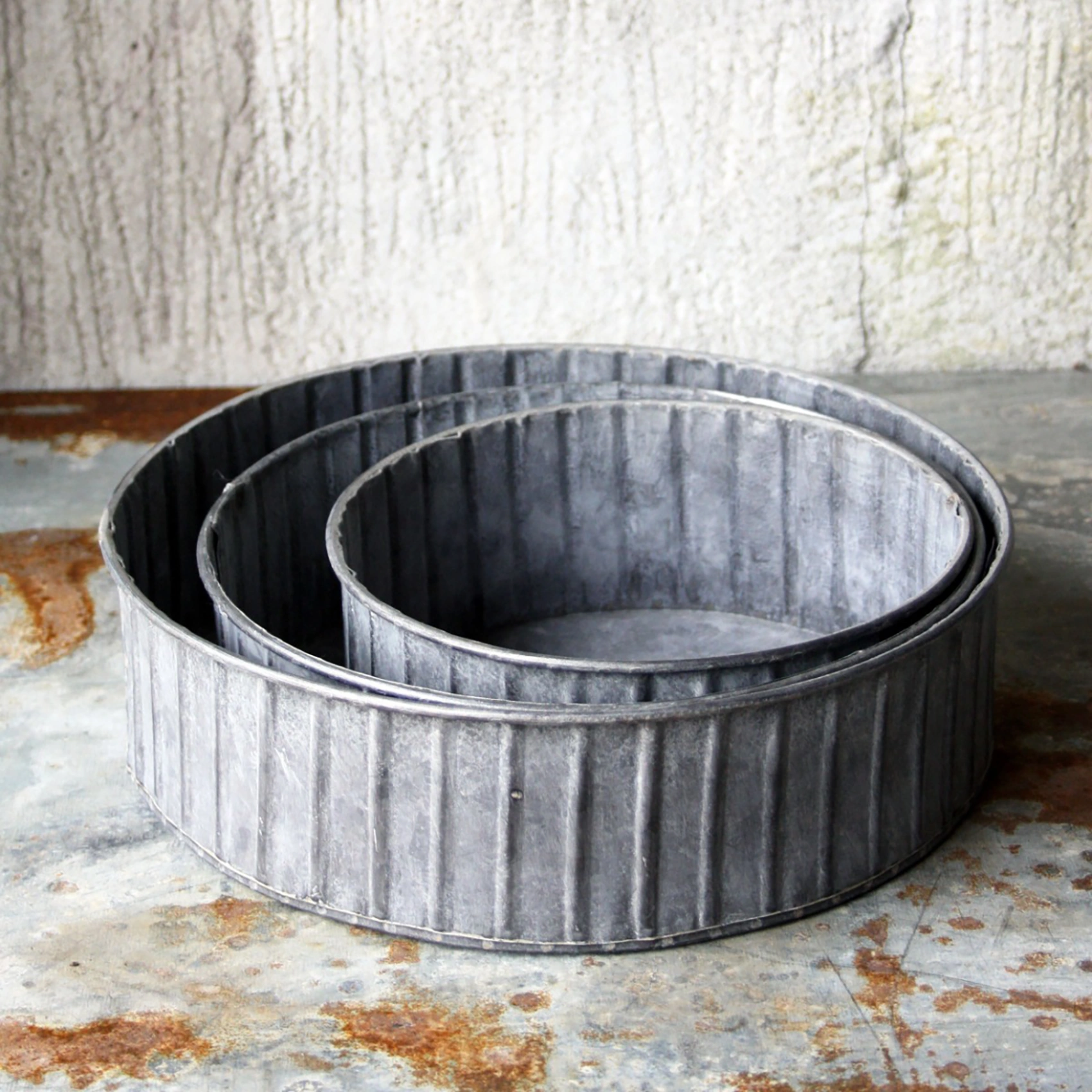 Lee zinkkruka rund räfflad – Ø19xH8 cm