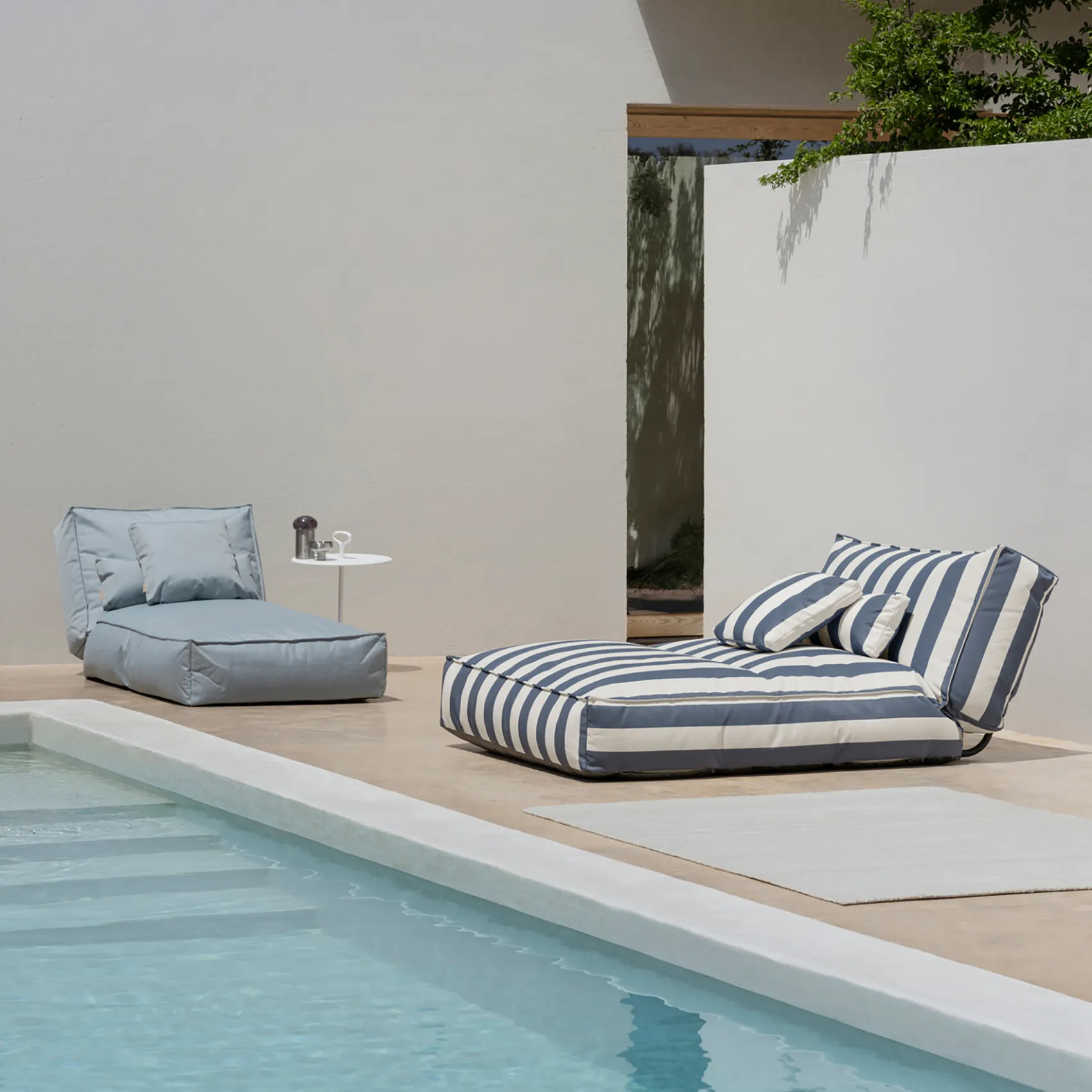 Stay kudde blå/vit 45x45 cm