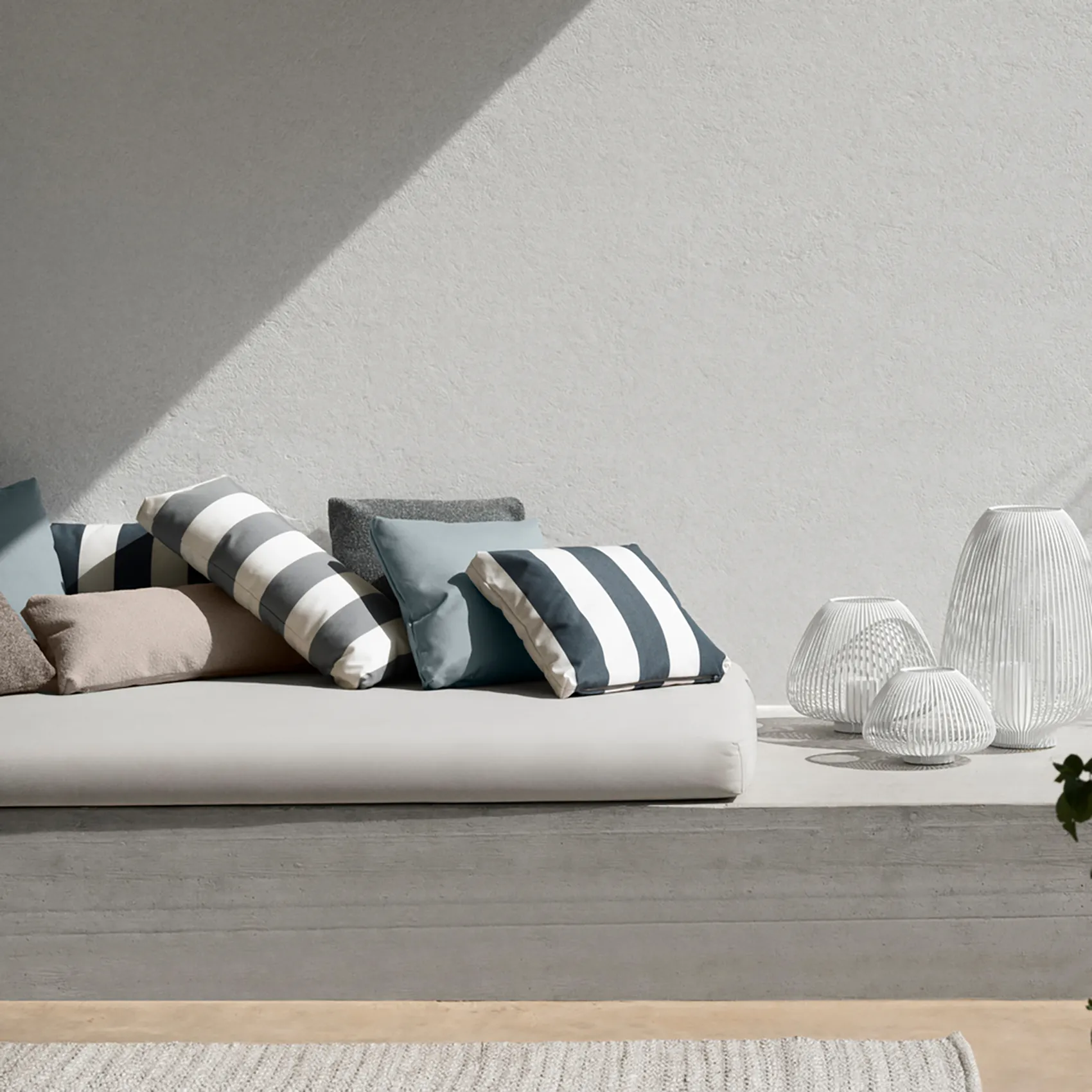 Stay kudde svart/vit 45x45 cm