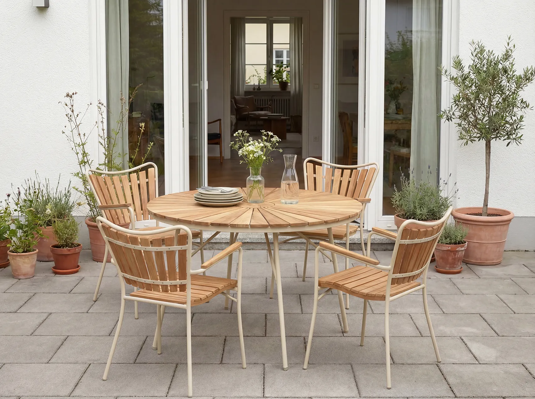 Ellen bord teak/sand Ø110 cm