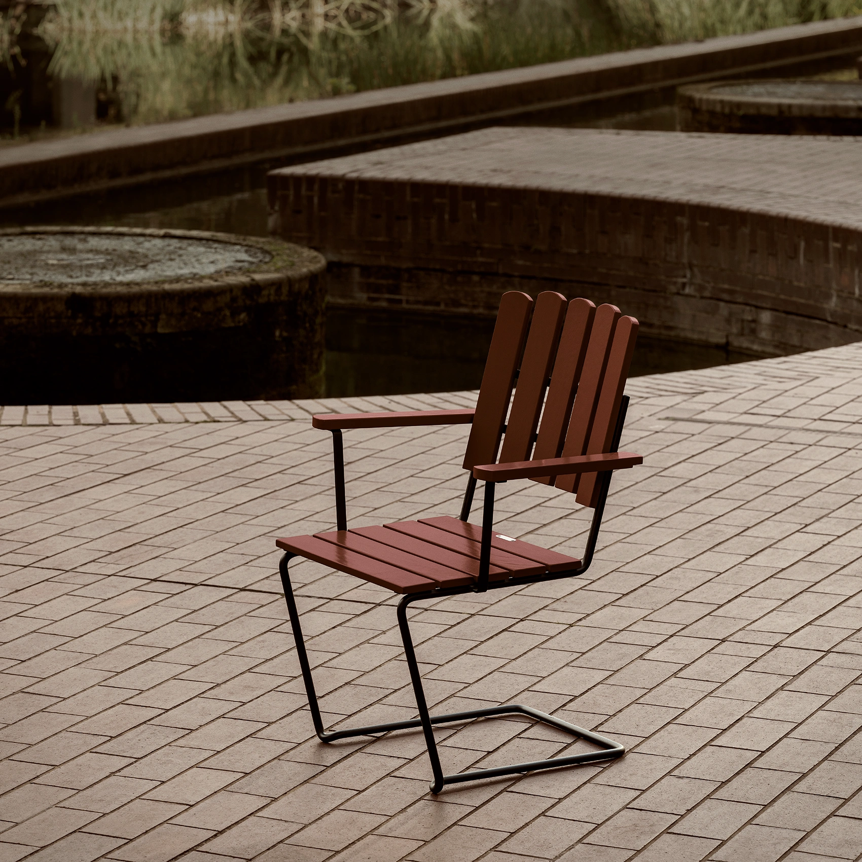 A2/6B cafégrupp mörkröd ek / svart