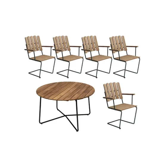 Klassikergrupp med 9A-bord och fem A2-stolar i teak med svart stativ.