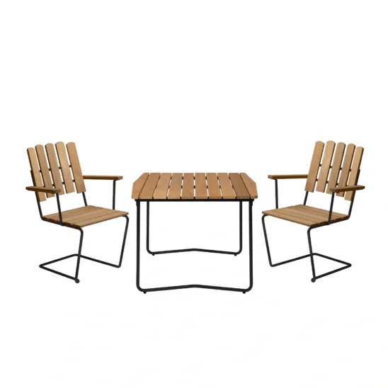 Klassikergrupp café med A2 och b31 i oljad ek med svart stativ.