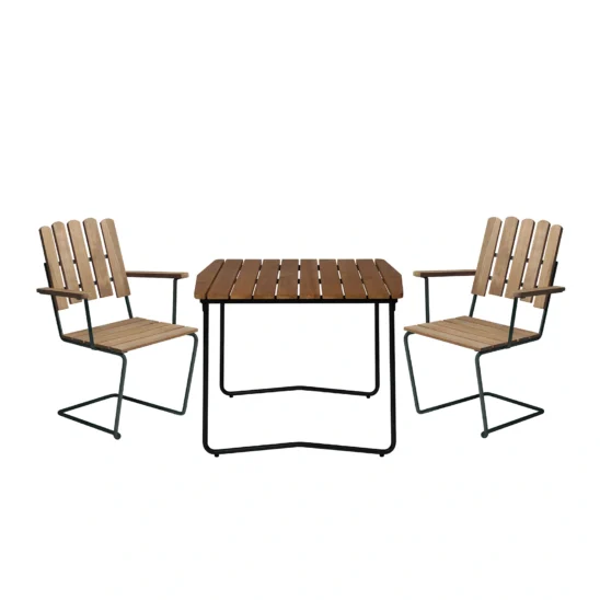 Klassikergrupp café med A2 och b31 i teak med svart stativ.