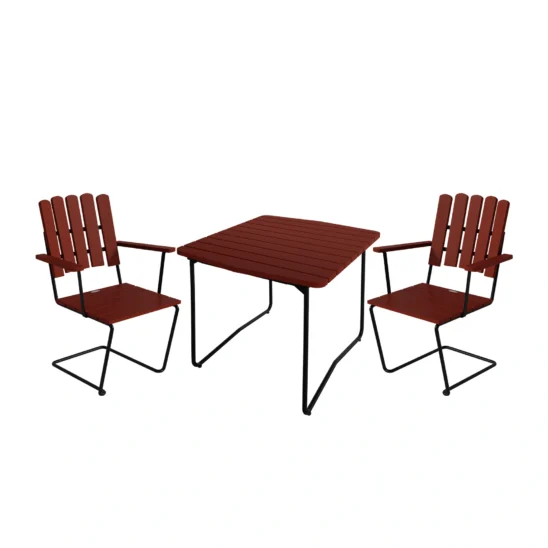 Klassikergrupp café med A2 och b31 i mörkröd målad ek med svart stativ.