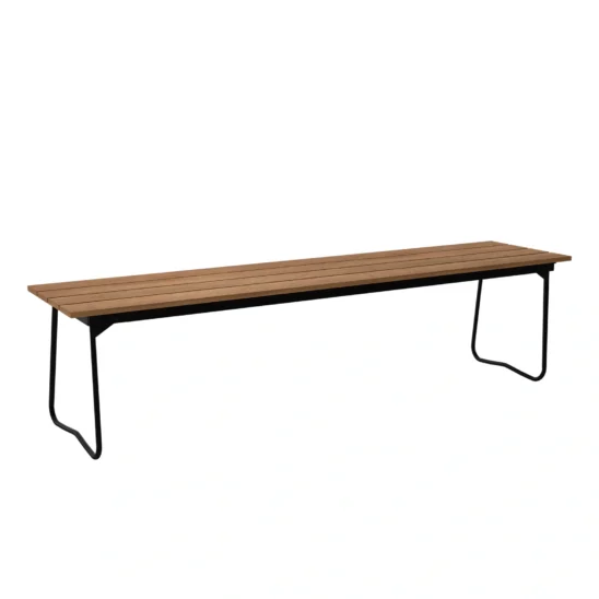 Bänk 9 från Grythyttan här i teak med svart stålstativ.